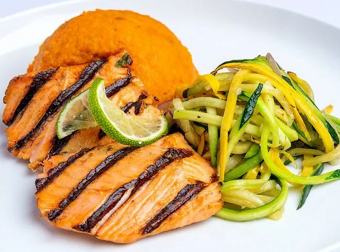 Grilled salmon with zucchini noodles — FTG Kitchen